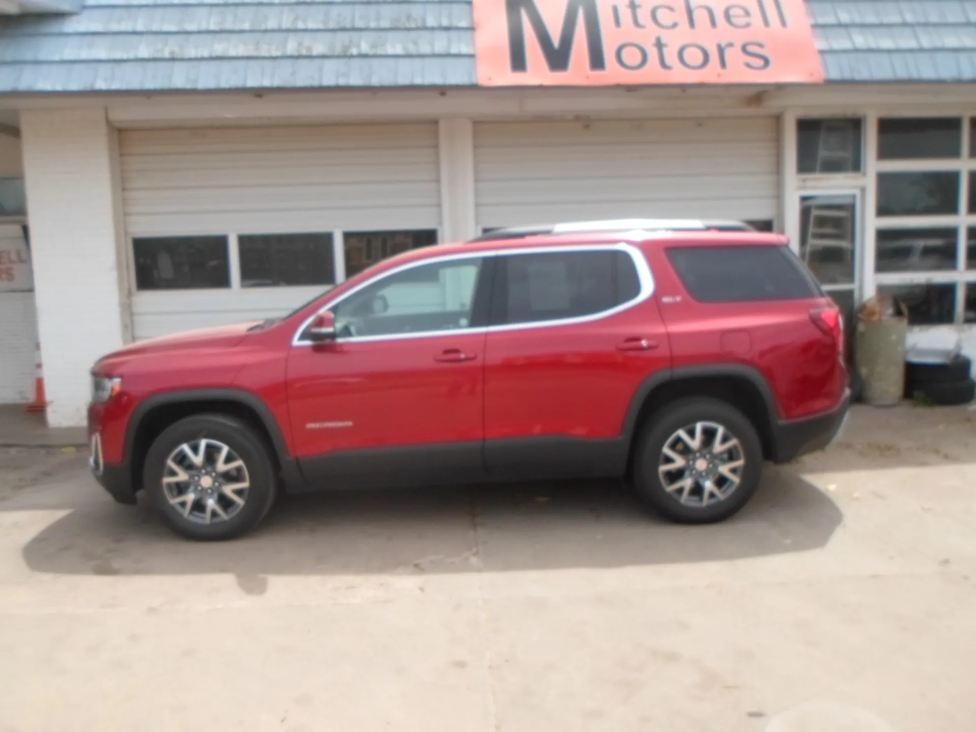 2023 GMC ACADIA SLT